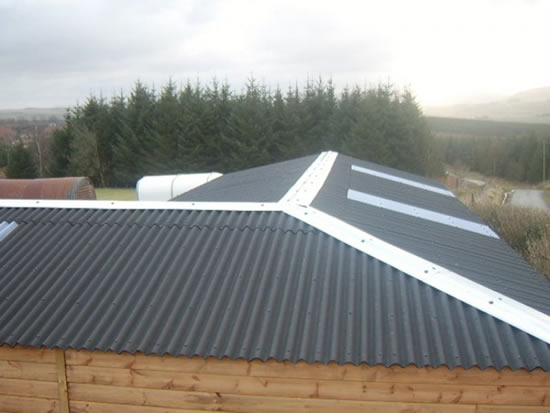 Как крыть крышу ондулином?