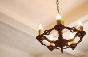 Как повесить люстру на гипсокартон?