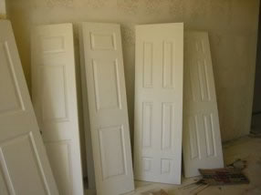 Как обить дверь дермантином?