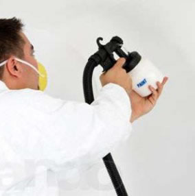 Как покрасить потолок краскопультом?