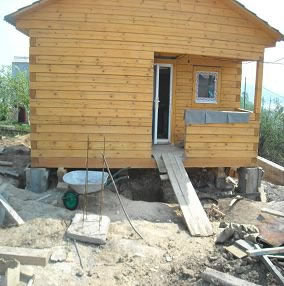 Как поднять дом домкратом?