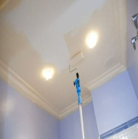 Покраска потолка водоэмульсионной краской