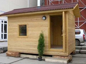 Небольшая баня из бруса для дачного участка