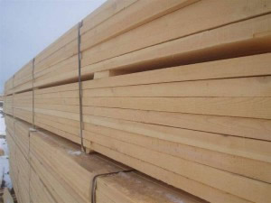 упакованный пиломатериал для строительства дома