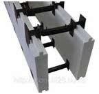 фото крепление Опалубка для фундамента из пенополистирола