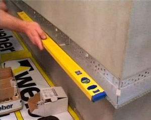 монтаж цокольного профиля стартовая планка