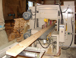 станок по производству клеенного бруса