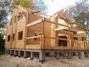 анализ стоимости и правильная экономия при строительстве дома из бруса необходима