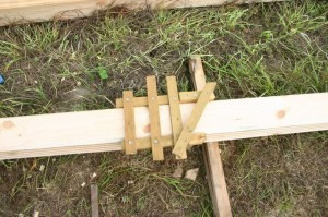 шаблон для нарезки углов бруса